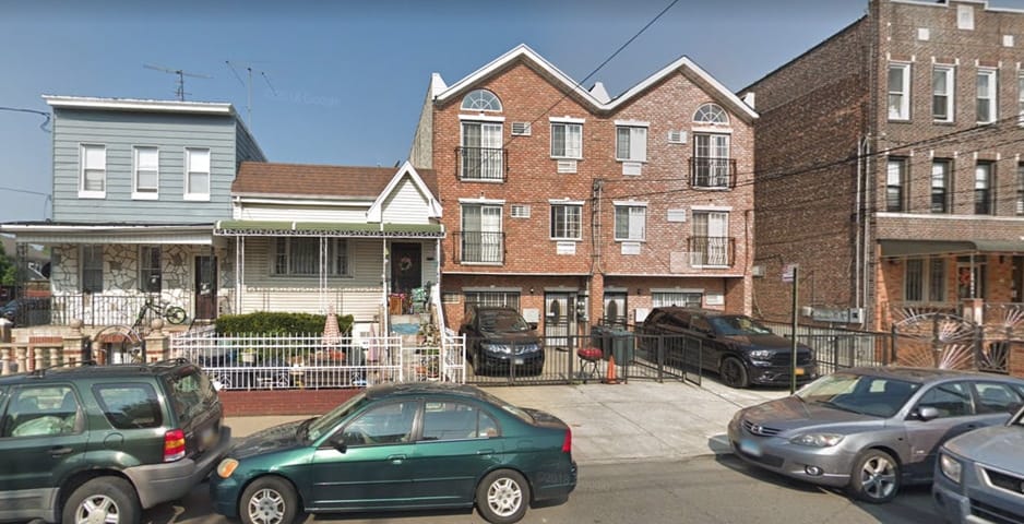 ECF_270_E_40thStreet