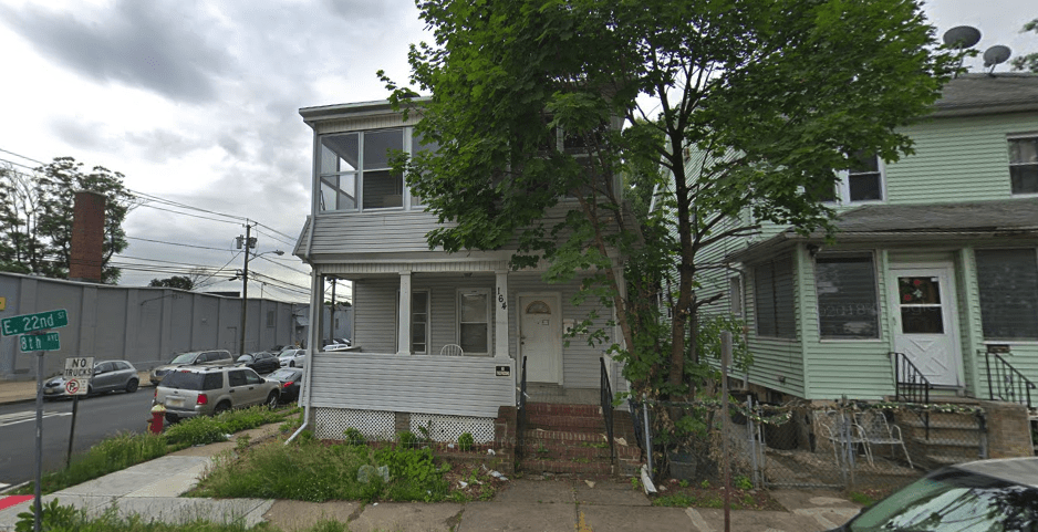 164 8th ave